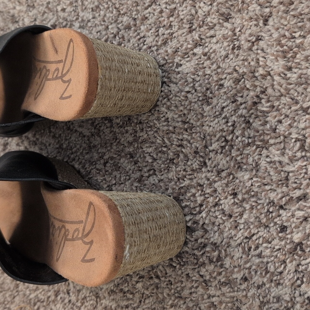 Zodiac 100% Leather Black Wedge Sandals - Picture 9 of 9